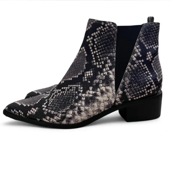 Marc Fisher Snakeskin Ankle Booties | Pointed Toe Western Chic 8.5 - Picture 3 of 4